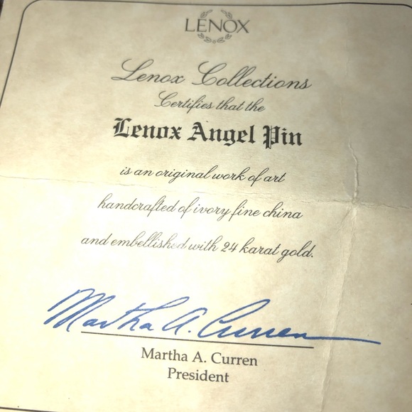 Lenox Collections Angel Pin. 1.5” x 1.5”. Handcrafted of ivory fine china. - Picture 5 of 5